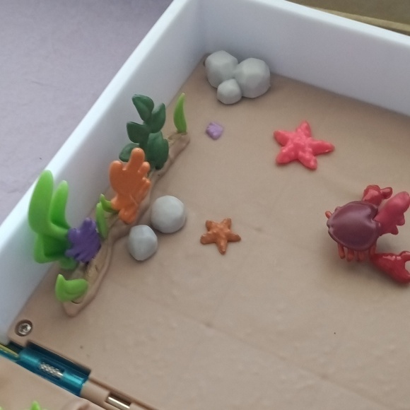 Disney Parks Ariel storybook playset in a book comes with Sebastian - Picture 14 of 16